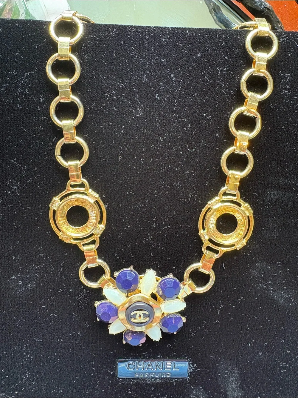 😍😍😍😍Authentic CHANEL button Custom  Necklace